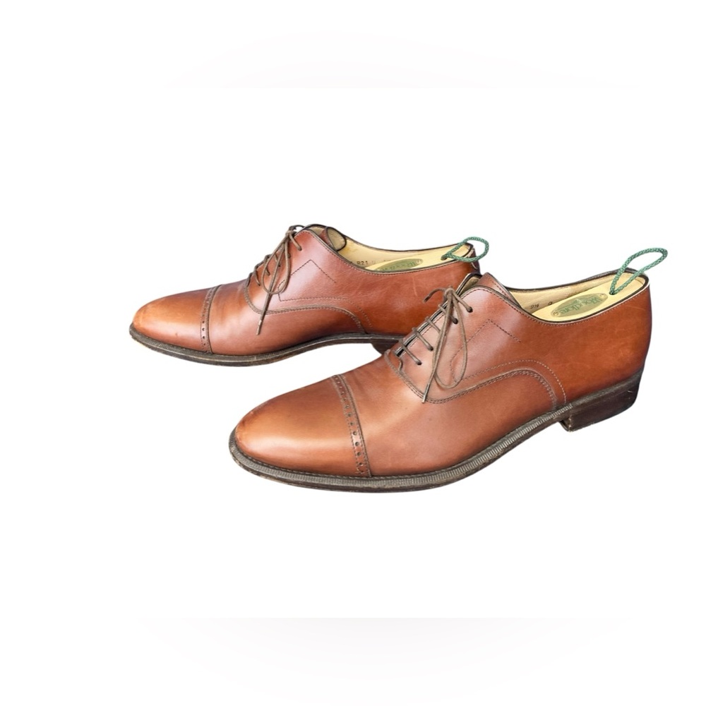 Brown men’s Ferragamo’s lace-up oxford 9.5